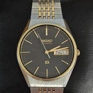 Vintage Seiko Quartz Watch Day Date Two Tone Gold Silver Stainless Steel Classic